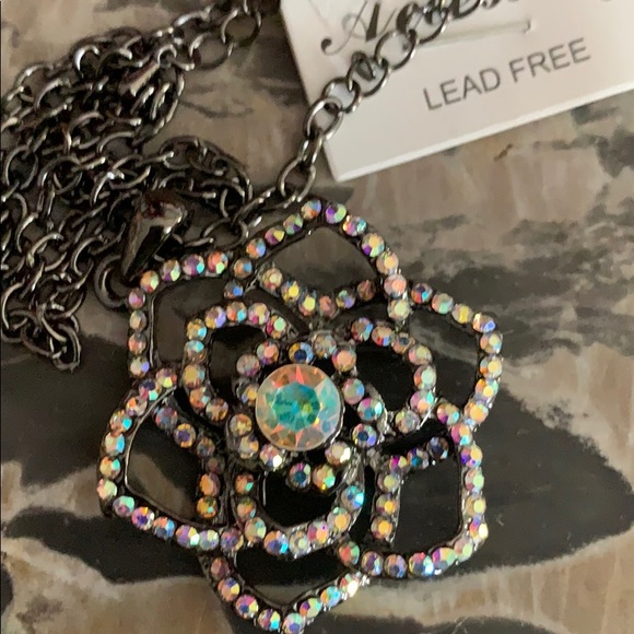 Necklace - Picture 1 of 1